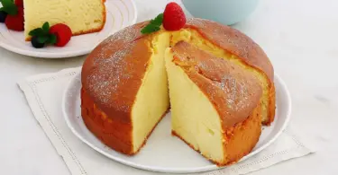 Gâteau au yaourt ultra moelleux : la recette facile et inratable