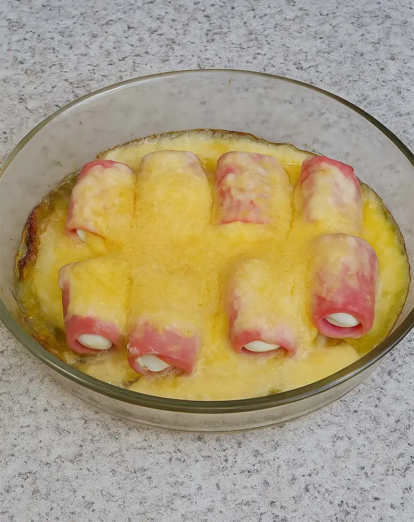 Oeufs roulés au jambon rapide et délicieuse