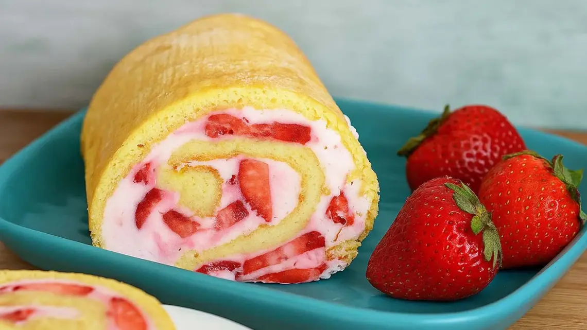 Roulé Tiramisu à la fraise : une version fruitée et gourmande du classique