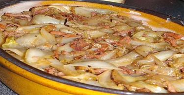 Tartiflette d’endives aux pommes de terre et d'oignons