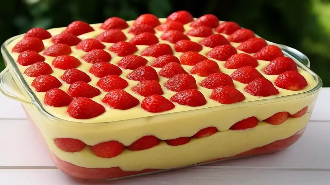 Tiramisu gourmand aux fraises : léger, fruité et irrésistible