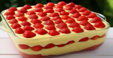 Tiramisu gourmand aux fraises : léger, fruité et irrésistible
