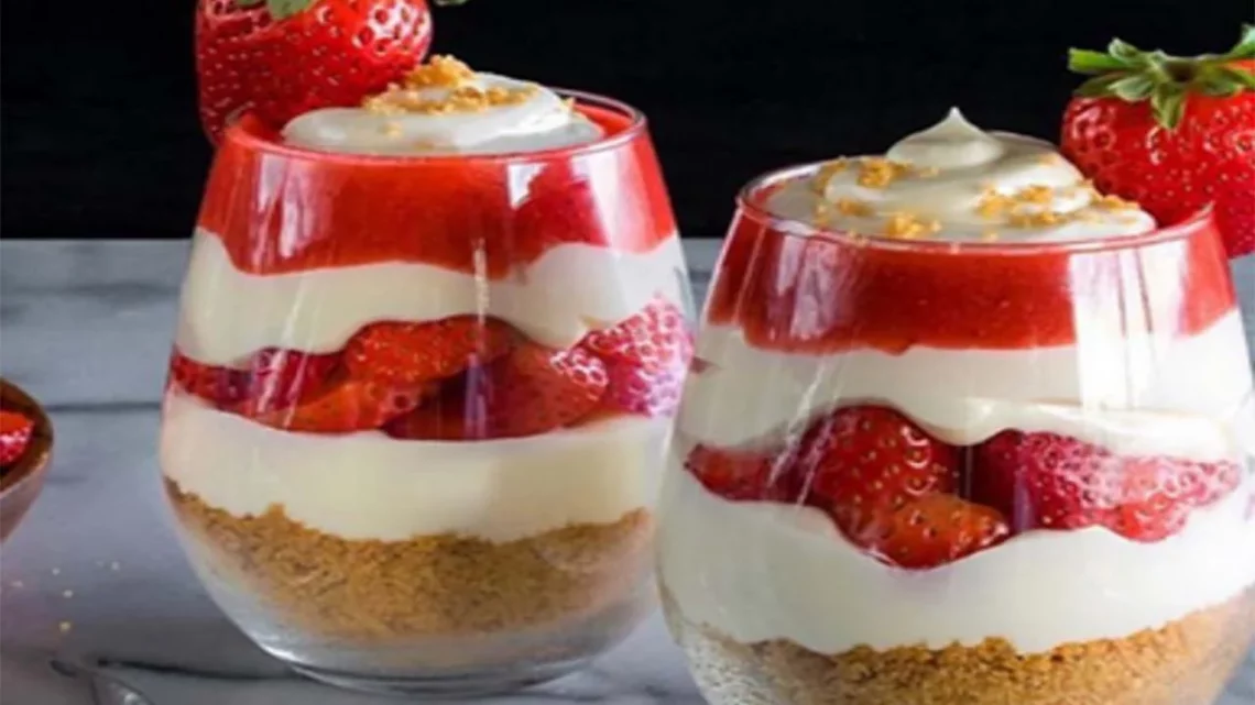 Le Parfait à la Fraise Un dessert léger et délicieux