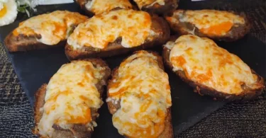 Bruschettas à la Viande Hachée et Tomates Cerises