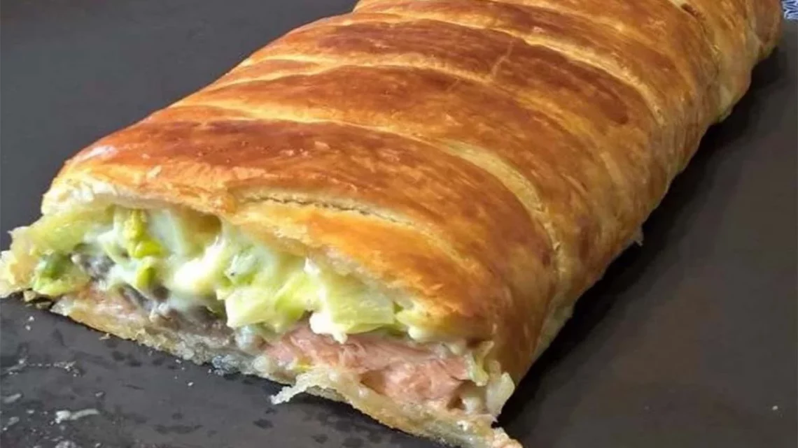 Feuilleté Croustillant au Saumon et Poireaux