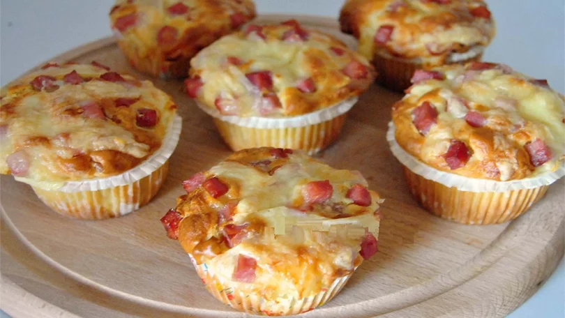 Muffins au jambon et fromage