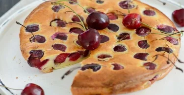 Recette Facile de Clafoutis aux Cerises : Dessert Traditionnel Français