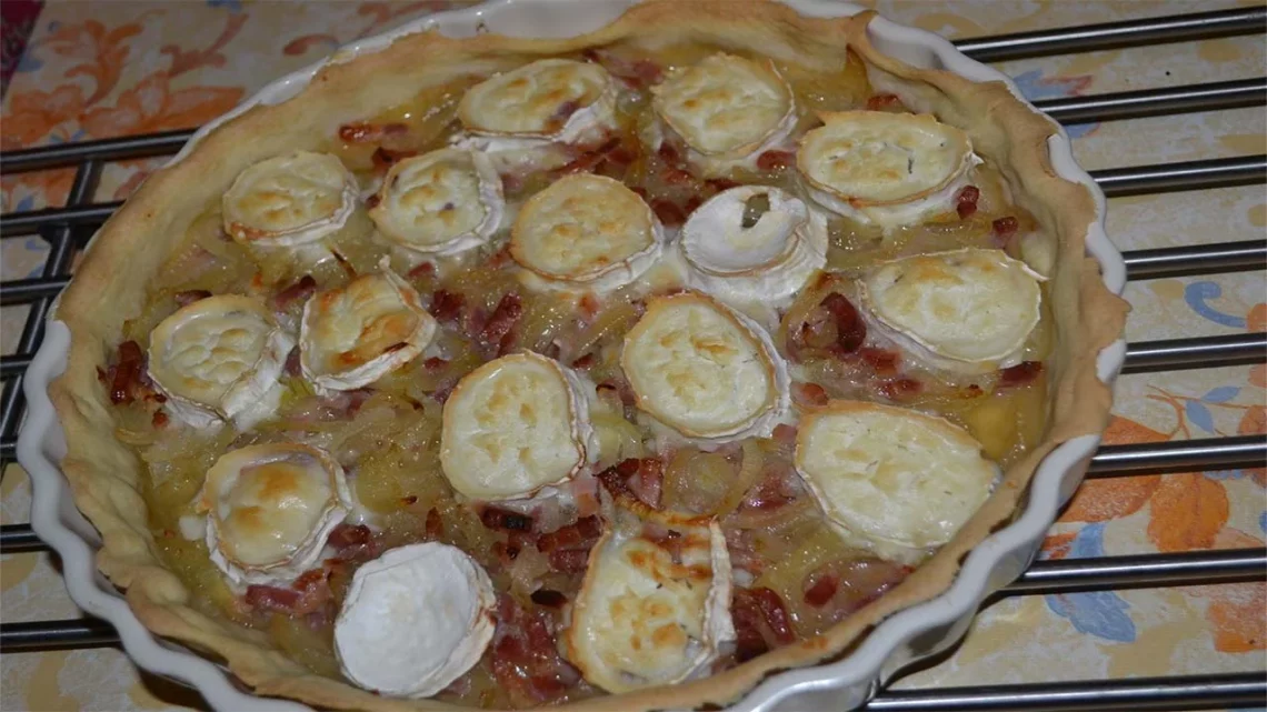 Tarte Oignon Lardon Chèvre Miel