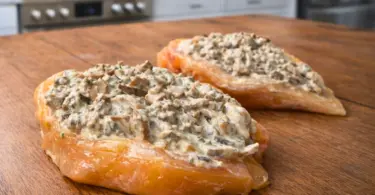Blancs de poulet farcis aux champignons : une recette savoureuse et facile