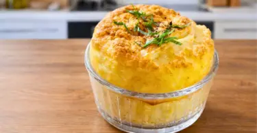 Soufflé de pommes de terre au fromage : une recette facile et gourmande