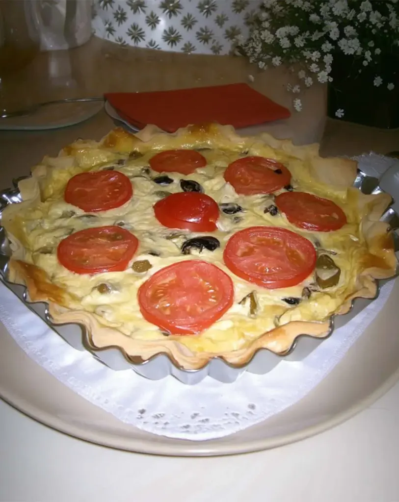 Quiche au thon, chèvre et tomates : une recette savoureuse pour le dîner