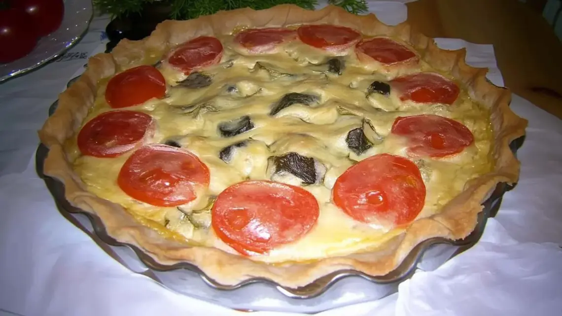 Quiche au thon, chèvre et tomates : une recette savoureuse pour le dîner