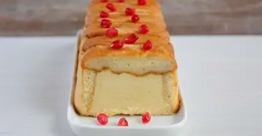 Charlotte glacée aux amandes : dessert raffiné et facile à préparer