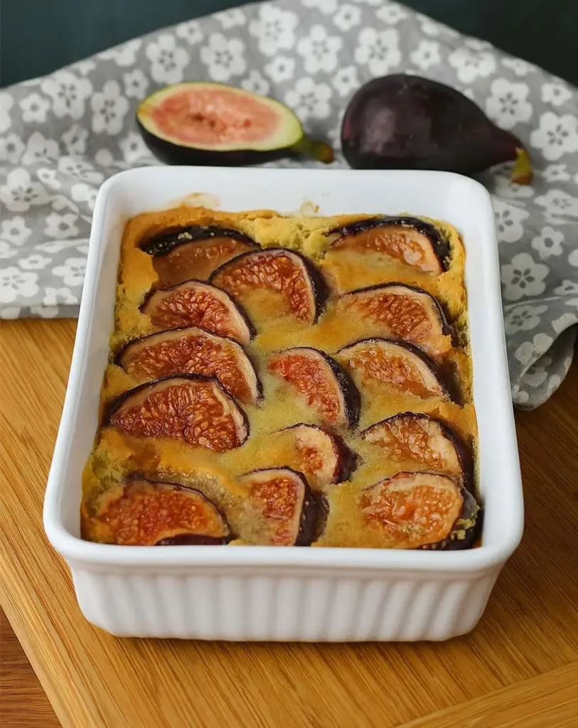 Clafoutis figues et lait d’amandes : recette légère sans lactose