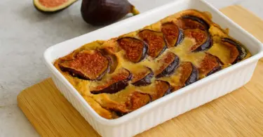 Clafoutis figues et lait d’amandes : recette légère sans lactose