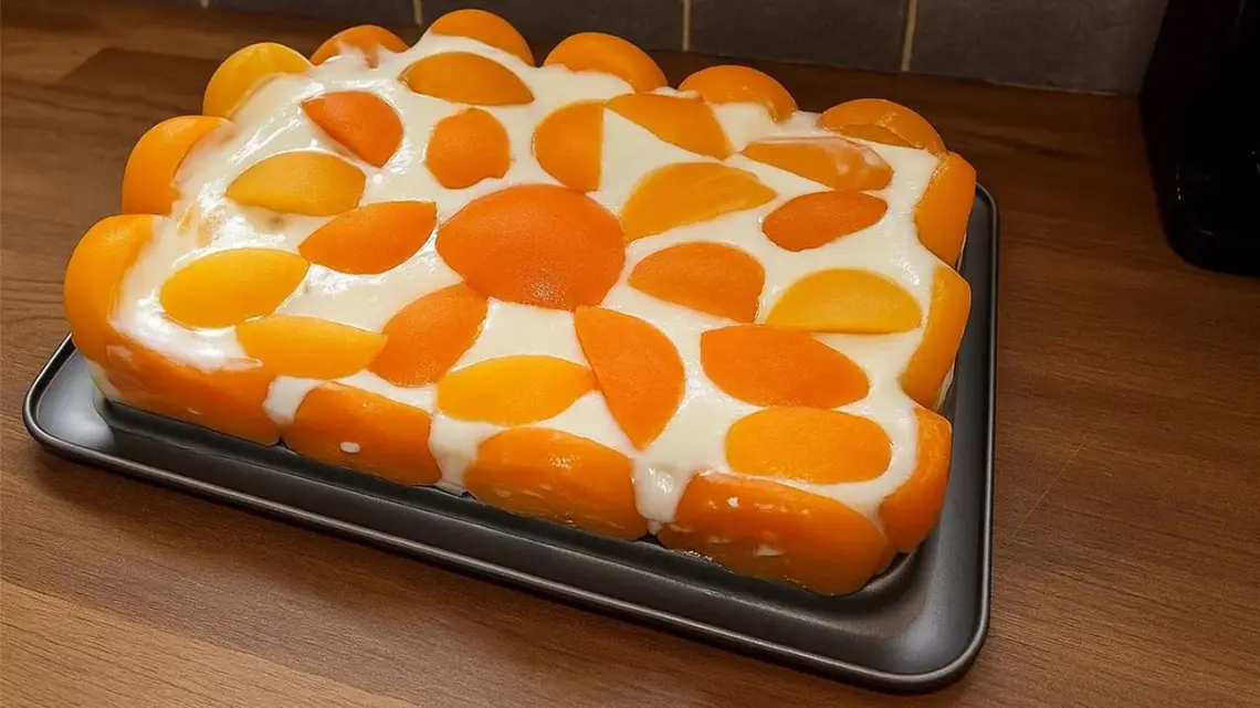 Gâteau frais aux pêches sans cuisson : un dessert léger et fruité