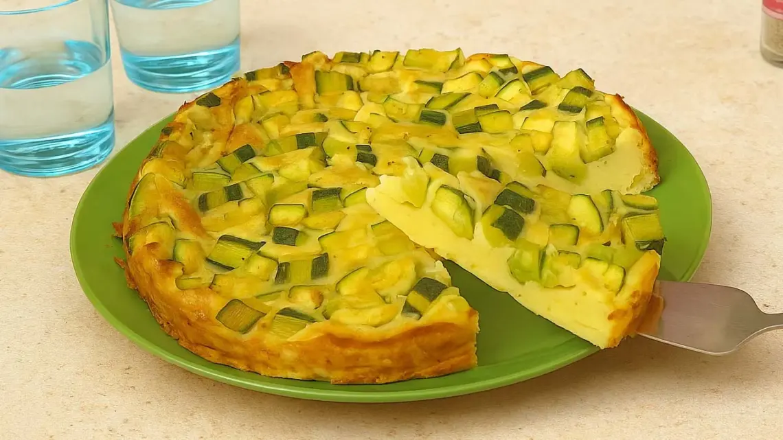 Clafoutis aux courgettes et parmesan : une recette salée légère et savoureuse