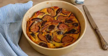 Far aux figues fraîches : une recette onctueuse et parfumée au rhum