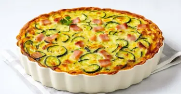 Flan de courgettes au jambon de poulet : une recette légère