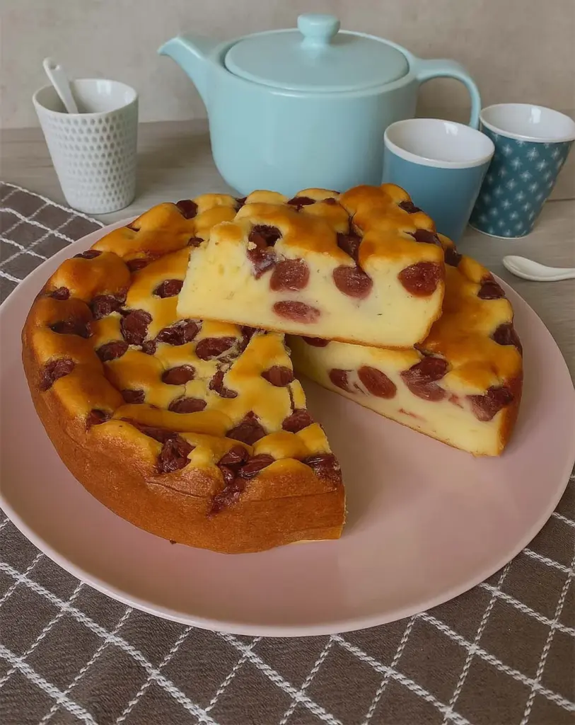 Gâteau au fromage blanc et cerises moelleux : une recette légère et fruitée
