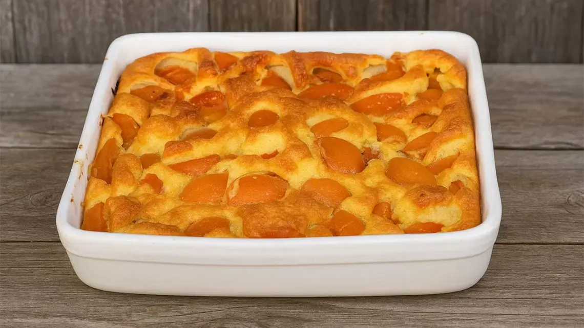 Gâteau léger aux abricots sans sucre raffiné : une recette rustique et fruitée