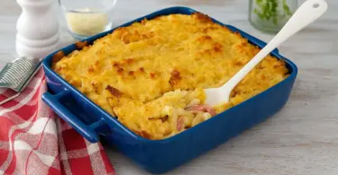 Gratin de macaronis au jambon et béchamel : une recette crémeuse et familiale