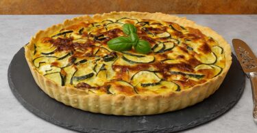 Tarte aux courgettes et à la feta : une recette légère et savoureuse pour l'été
