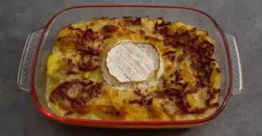 Gratin de pommes de terre à la normande : une recette au camembert fondant