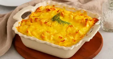 Gratin de pommes de terre au saumon et à la béchamel