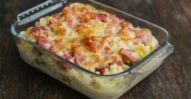 Gratin de chou fleur au brie et aux jambons : un plat fondant et plein de caractère