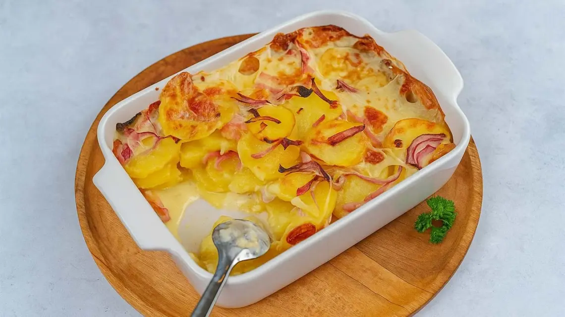 Gratin de pommes de terre à la cancoillotte : plat familial et gourmand