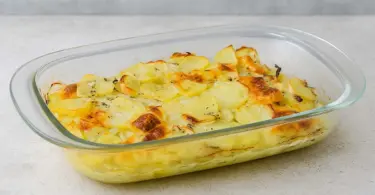 Gratin pommes de terre-mozzarella au four : plat familial fondant et gourmand
