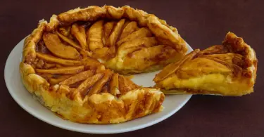 Tarte aux pommes flambée : Recette française irrésistible