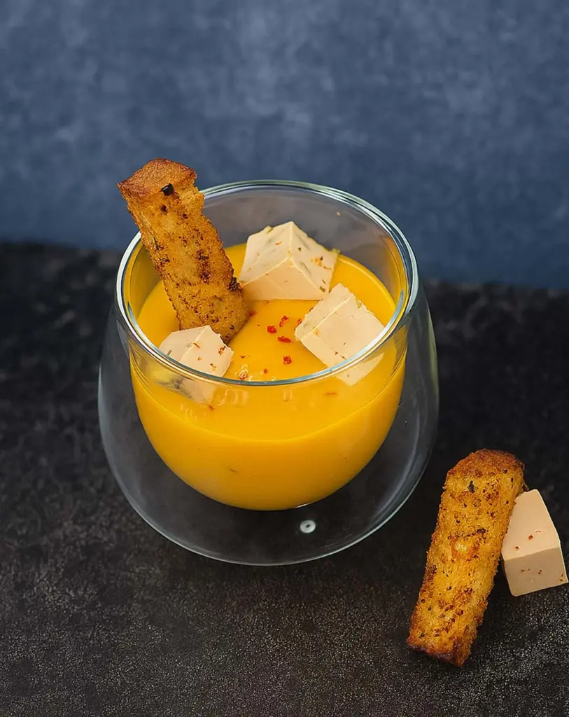 Verrines potimarron aux épices, foie gras et mouillette de pain d’épices : une entrée chic et festive