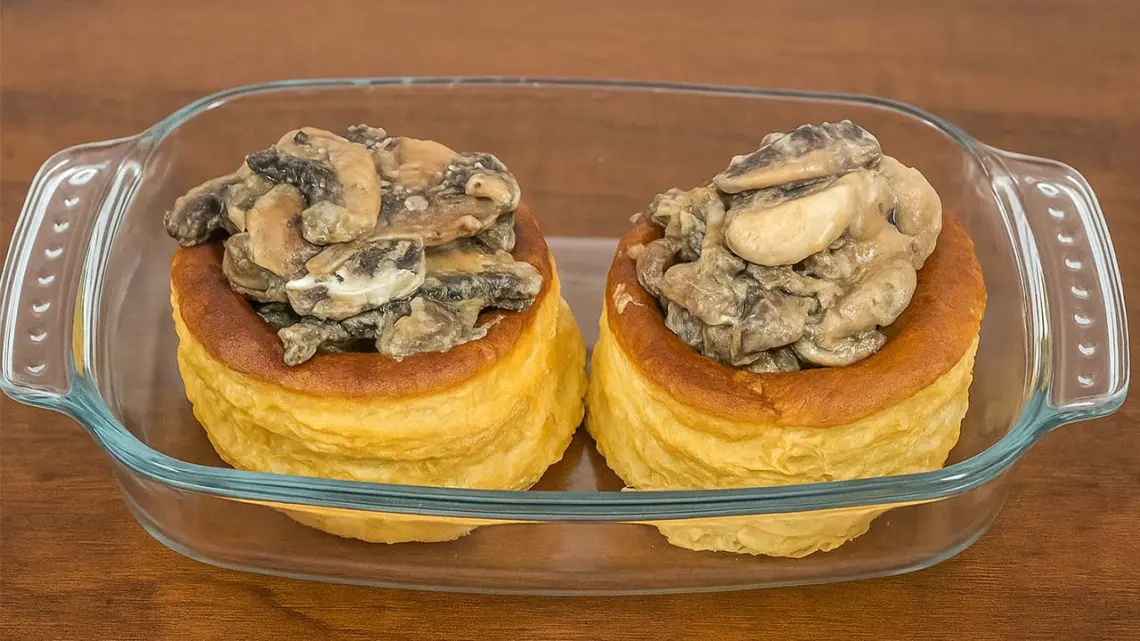 Bouchées à la Reine aux champignons et sauce foie gras : Une entrée raffinée