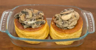 Bouchées à la Reine aux champignons et sauce foie gras : Une entrée raffinée