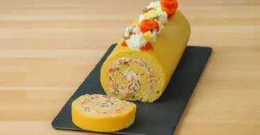 Bûche Salée Apéritive au Saumon : La Recette Facile et Festive pour les Fêtes