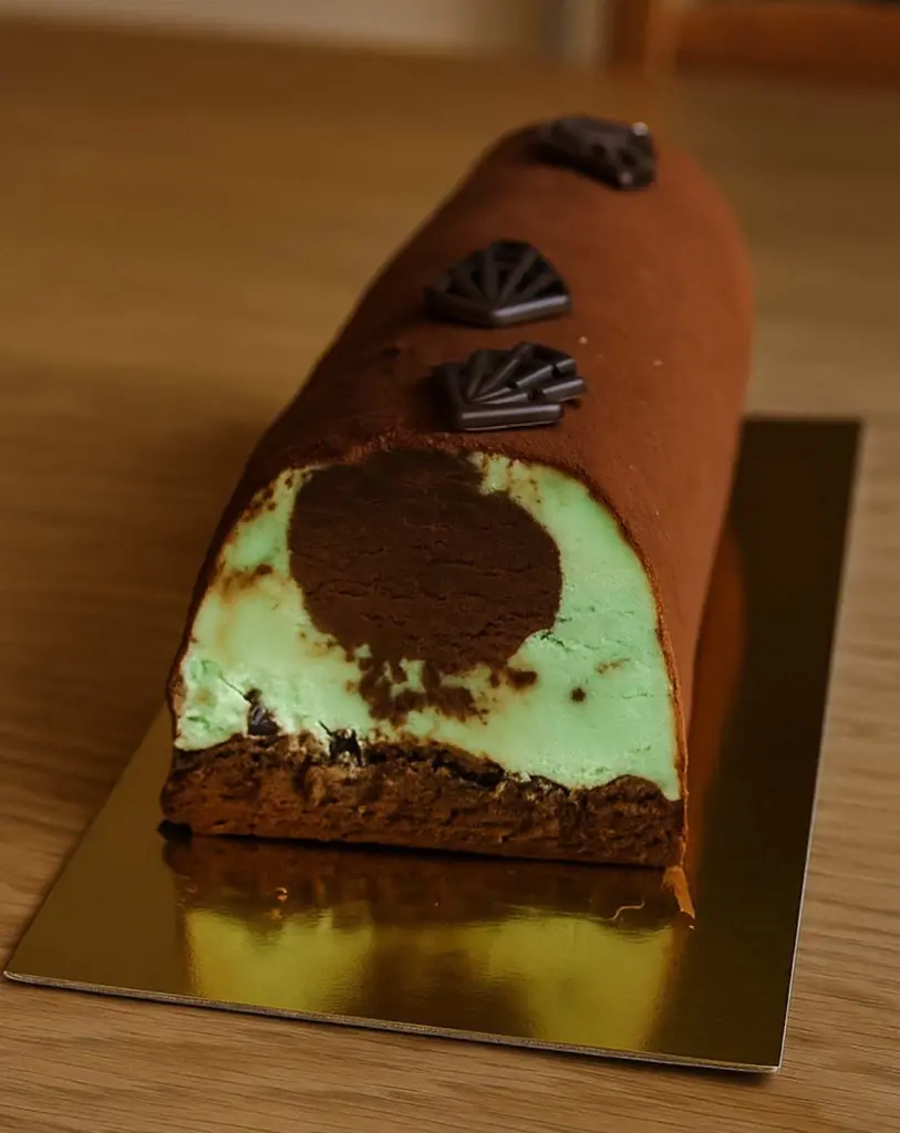 Bûche de Noël maison menthe et chocolat : Un dessert raffiné et original
