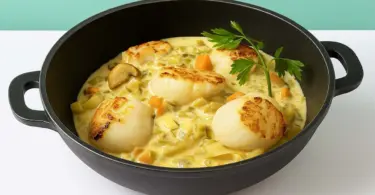 Cassolette de Saint-Jacques à la bretonne sur lit de tagliatelles fraîches