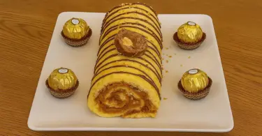 Gâteau roulé façon Ferrero Rocher : la bûche de Noël ultra gourmande et facile