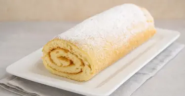 Génoise de bûche de Noël moelleuse : méthode simple et résultat ultra moelleux