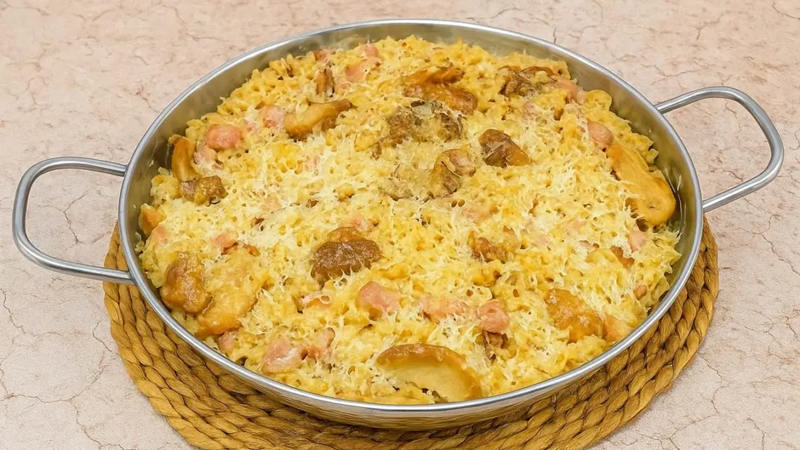 Gratin de coquillettes au jambon et aux cèpes : un plat réconfortant parfait pour l’hiver