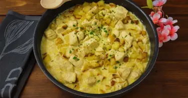 Mijoté de poulet et pommes de terre : Un plat familial par excellence qui réunit tendreté