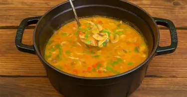 Soupe Brûle-Graisse Puissante : Détoxifier le Corps et Perdre du Poids Rapidement