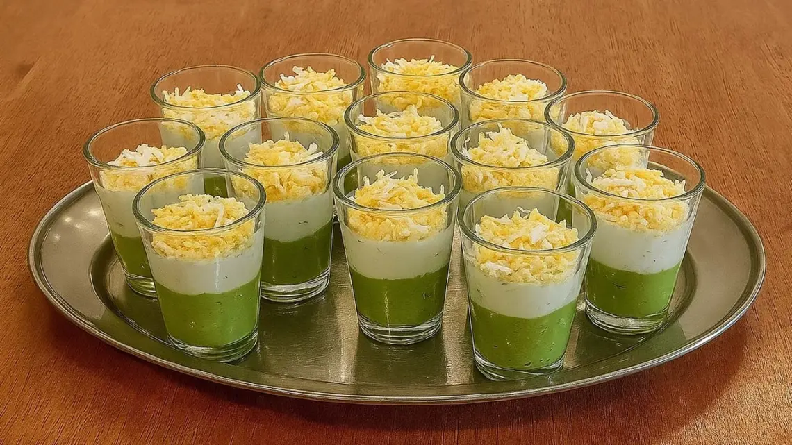 Verrines avocat, thon et œuf dur : entrée froide simple et savoureuse