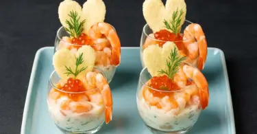 Verrines de Noël au saumon et crevettes : une entrée festive simple et raffinée