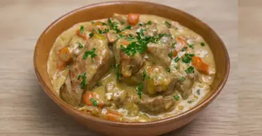 Blanquette de porc au vin blanc et aux fines herbes : plat familial facile