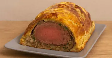 Filet de Bœuf en Croûte aux Champignons : le Plat Parfait pour Recevoir