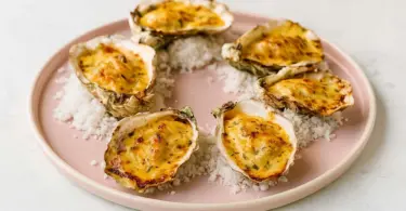 Huîtres Chaudes Gratinées au Cidre : Une Entrée Festive et Raffinée
