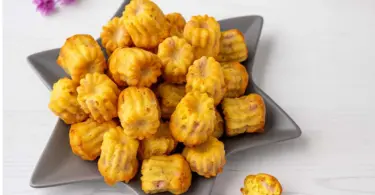 Mini Cannelés au Parmesan et Jambon Cru : Bouchées Apéritives Faciles